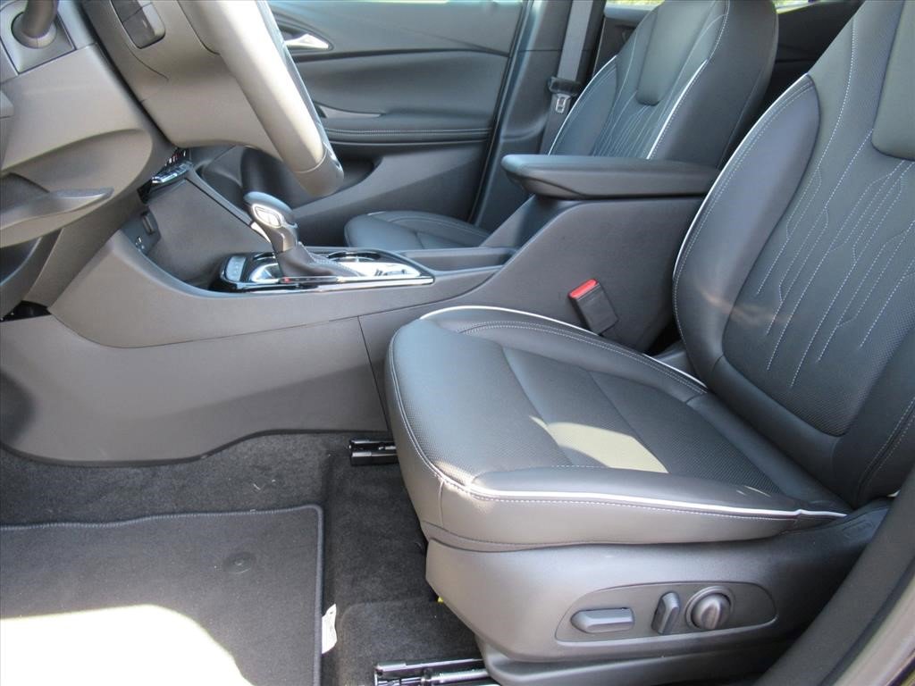 Certified 2024 Buick Encore GX Avenir w/ Avenir Technology Package image 18