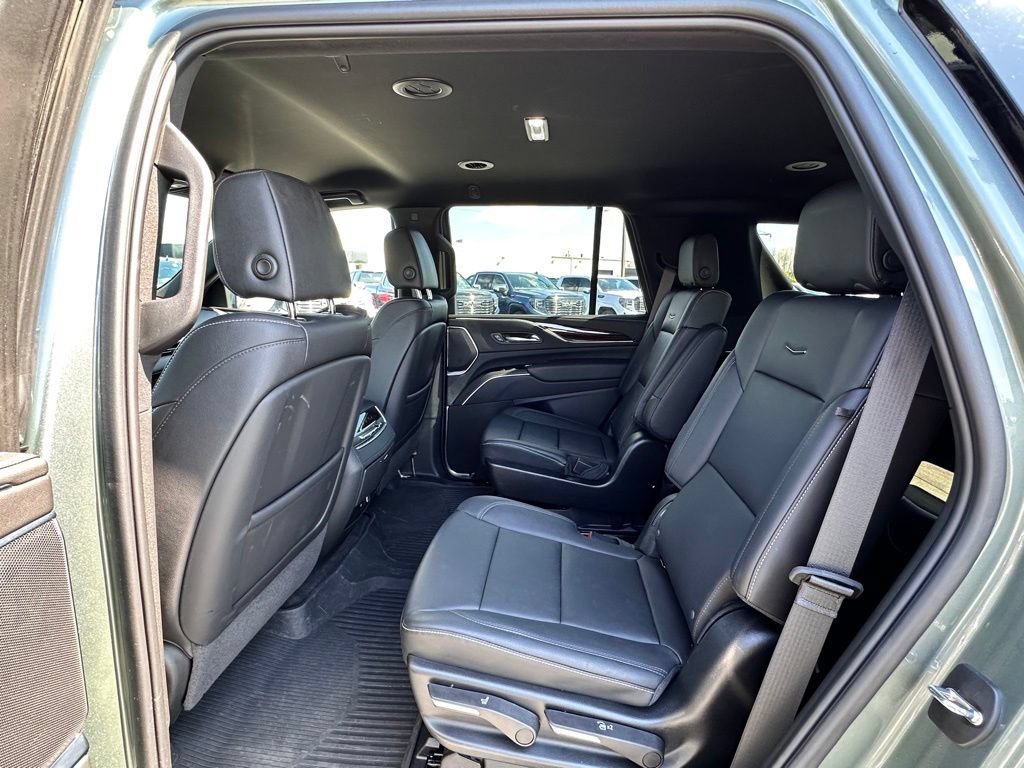 Used 2024 Cadillac Escalade Luxury AWD/4WD image 27