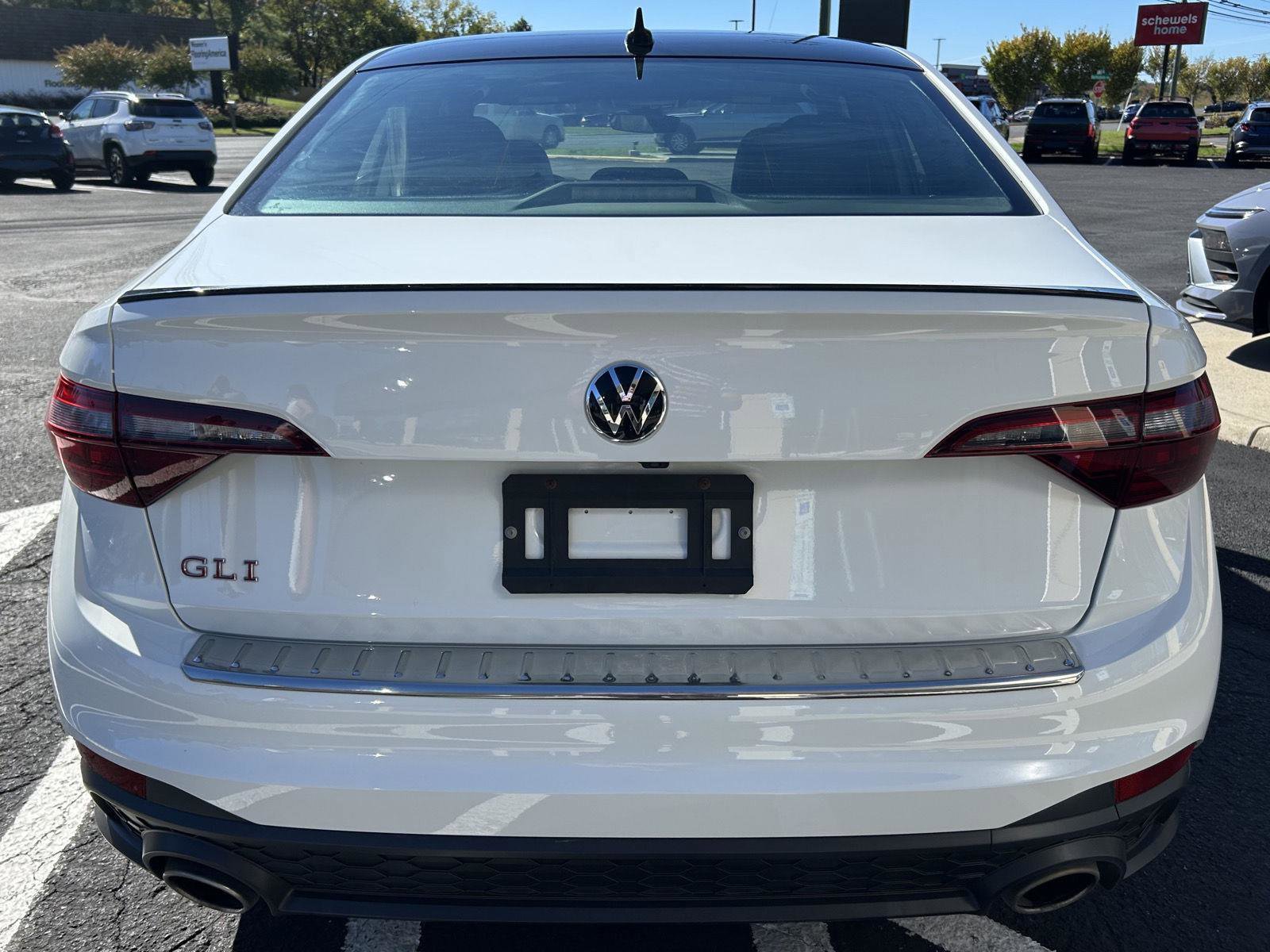 Used 2023 Volkswagen Jetta GLI Autobahn image 5