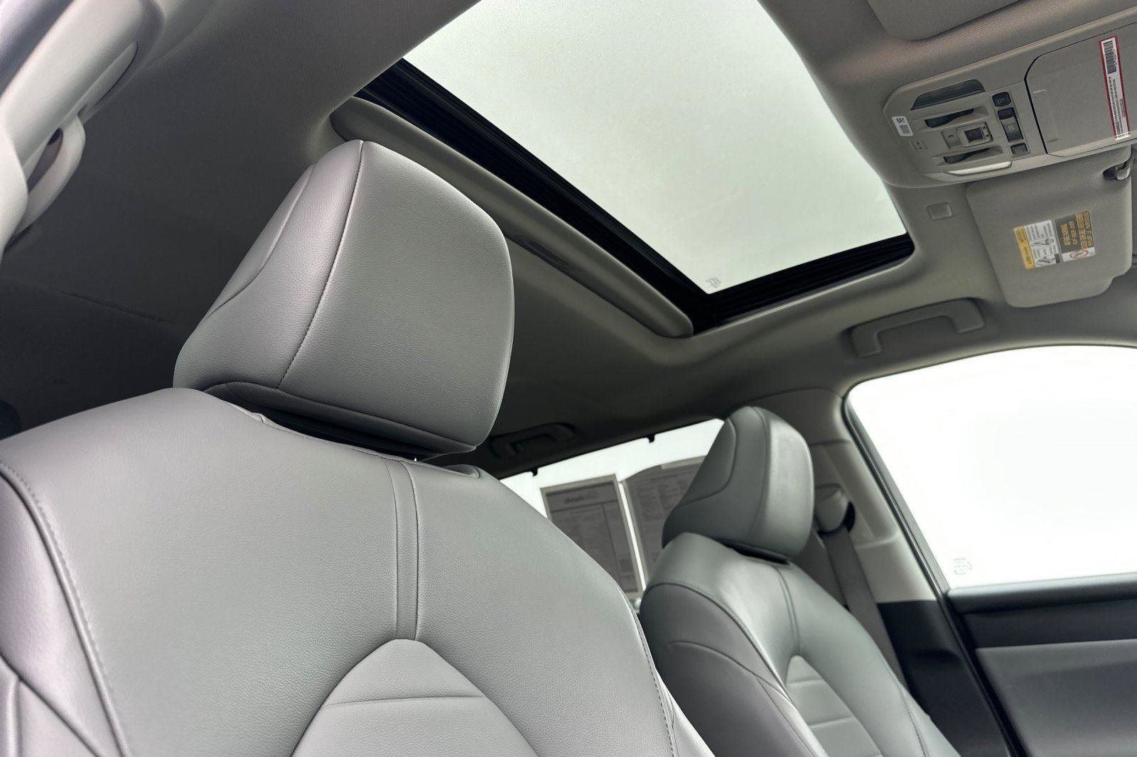 Used 2022 Toyota Highlander XLE image 18