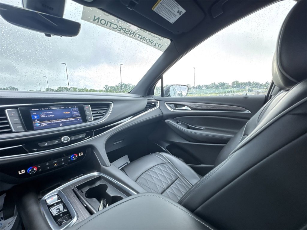 Used 2022 Buick Enclave Avenir w/ Avenir Technology Package image 11