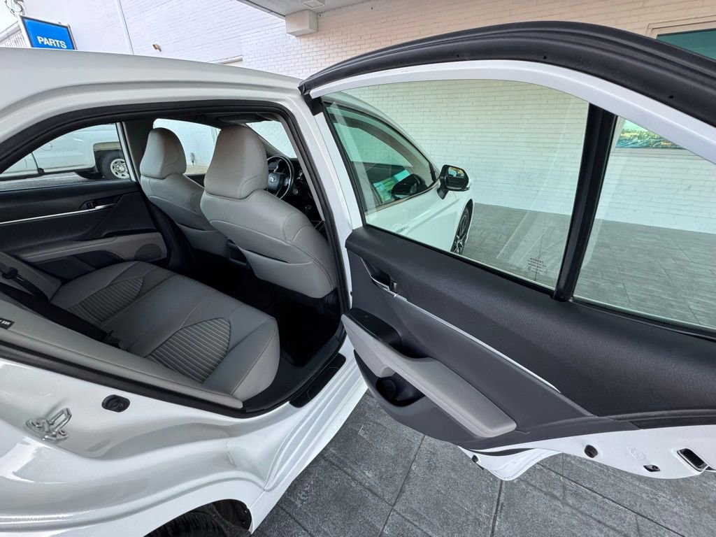 Used 2023 Toyota Camry SE FWD image 22