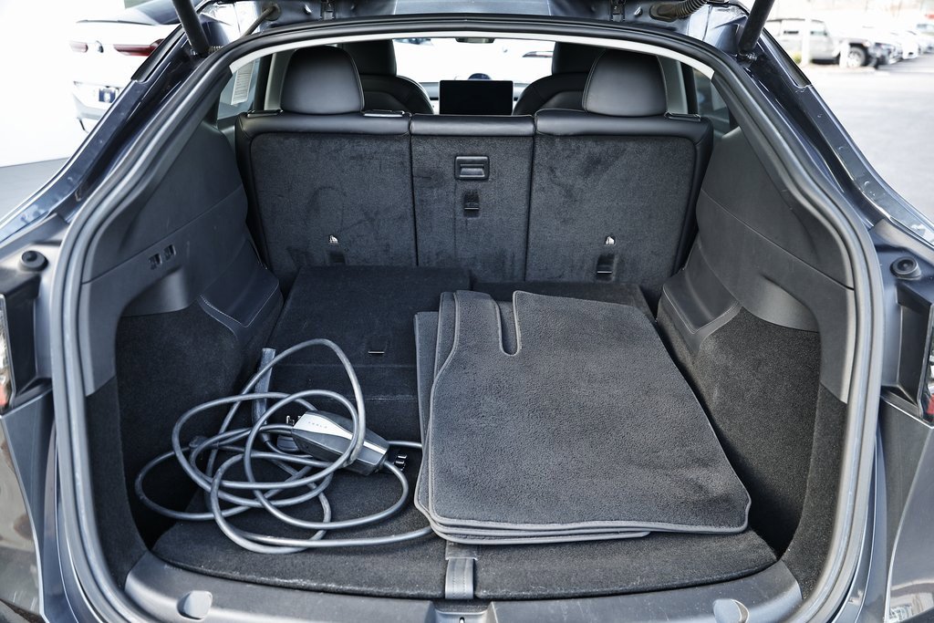 Used 2022 Tesla Model Y Long Range image 28