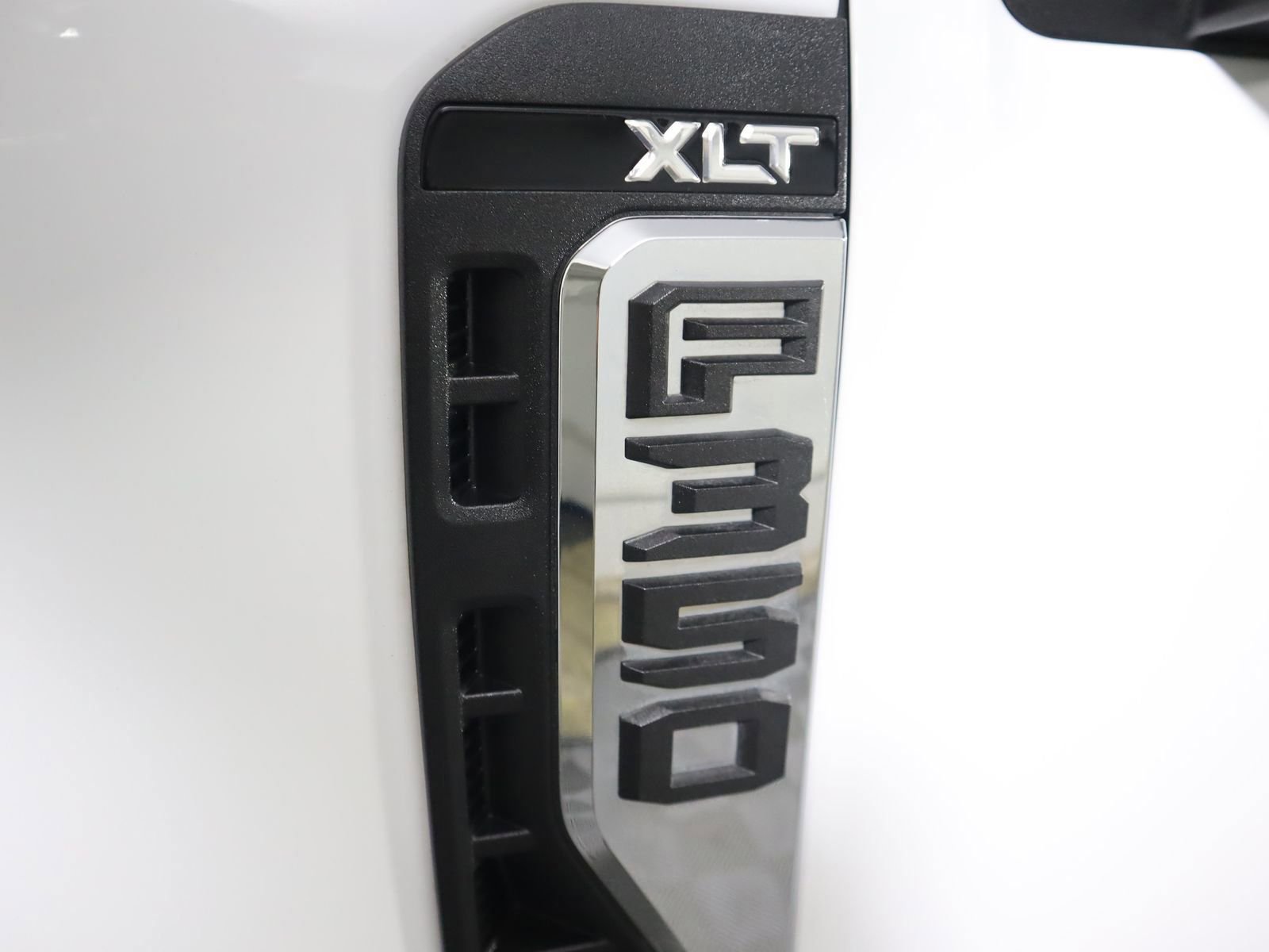 Used 2024 Ford F350 XLT image 18