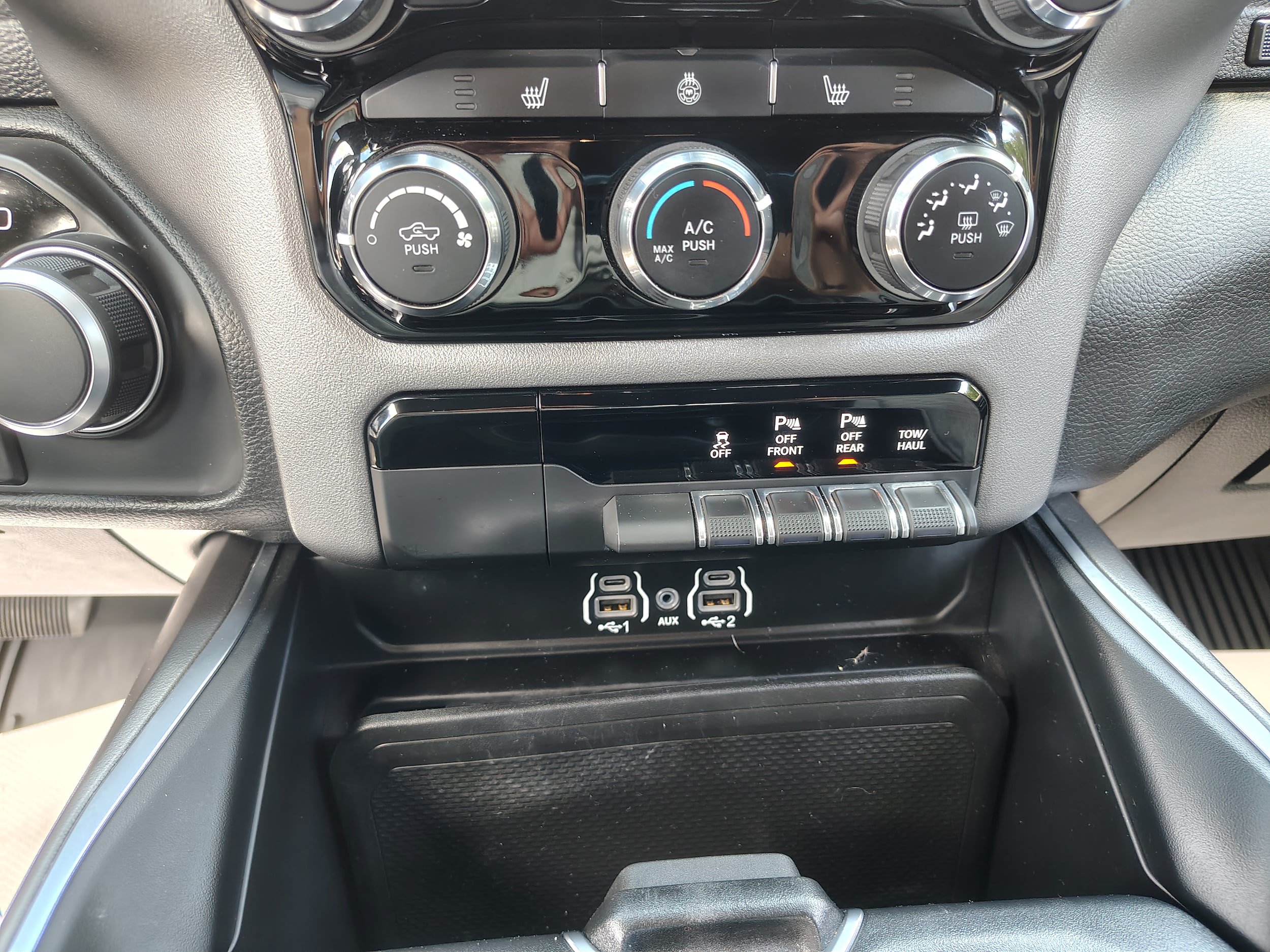Used 2025 RAM 1500 Big Horn AWD/4WD image 34