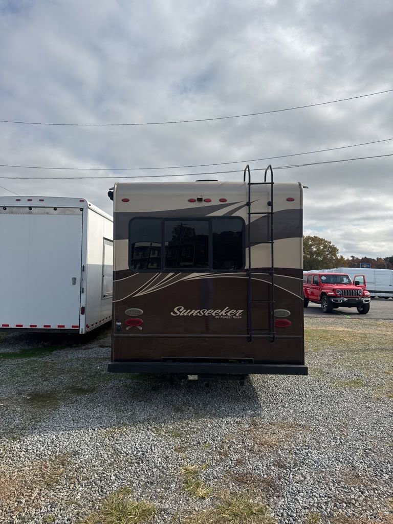 Used 2017 Ford E-450 and Econoline 450 Super Duty w/ Motorhome Prep Package image 4