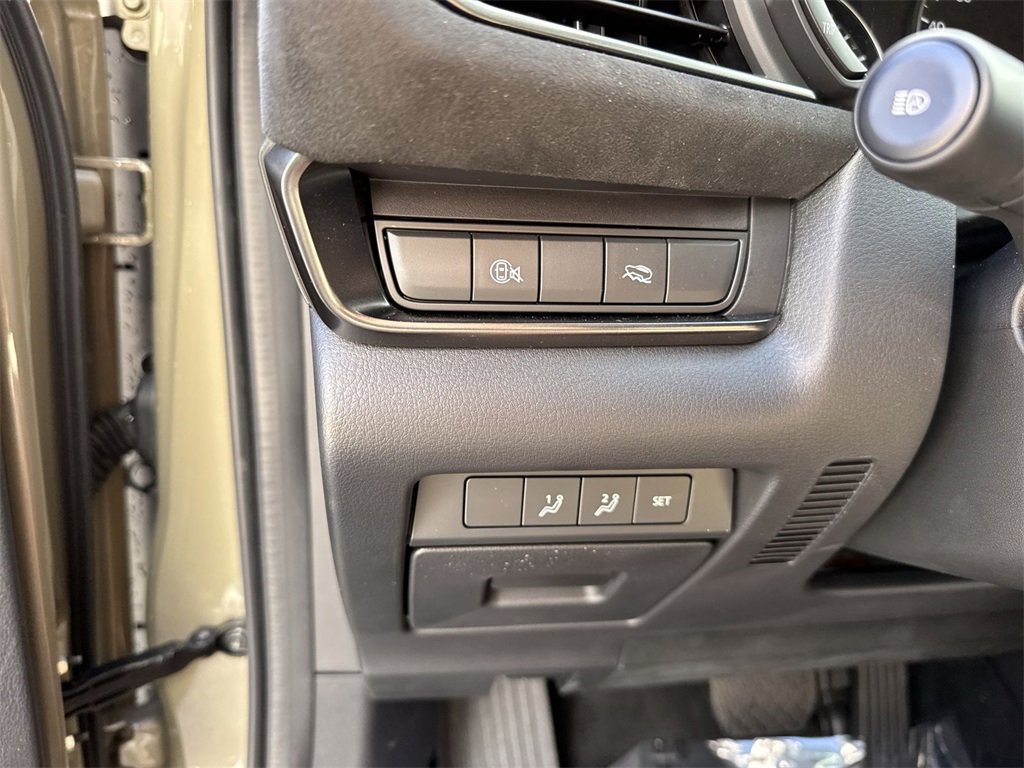 New 2024 MAZDA CX-30 Carbon image 58