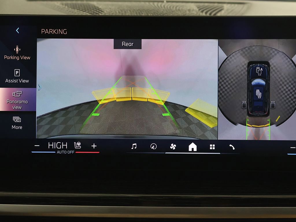 Used 2024 BMW X7 xDrive40i w/ M Sport Package image 53