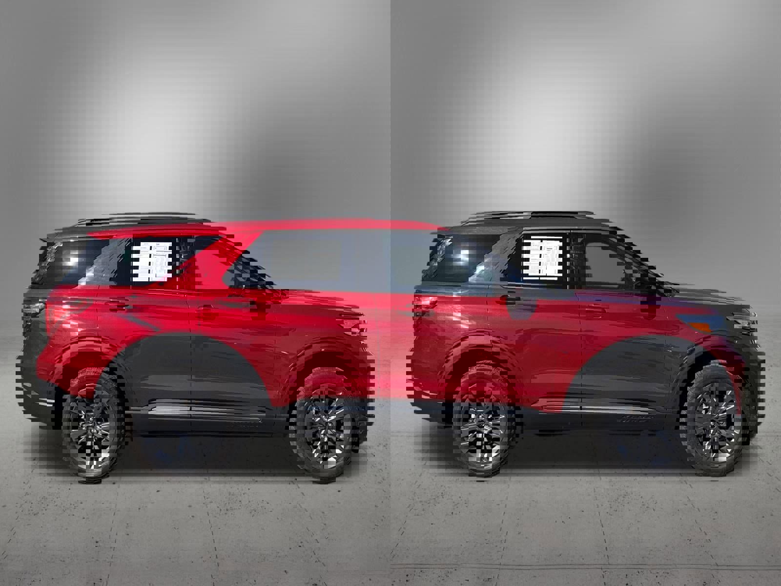 Used 2024 Ford Explorer XLT w/ Equipment Group 202A image 5