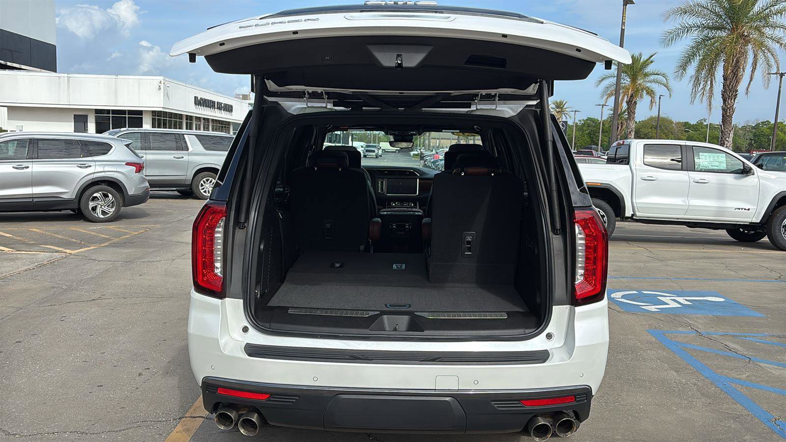 Certified 2023 GMC Yukon Denali Ultimate image 18