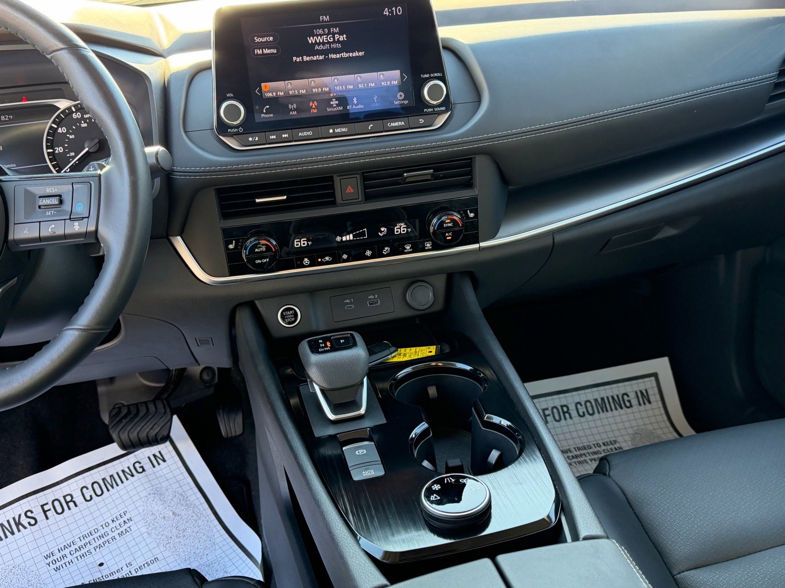 Used 2023 Nissan Rogue SV w/ SV Premium B Package image 15