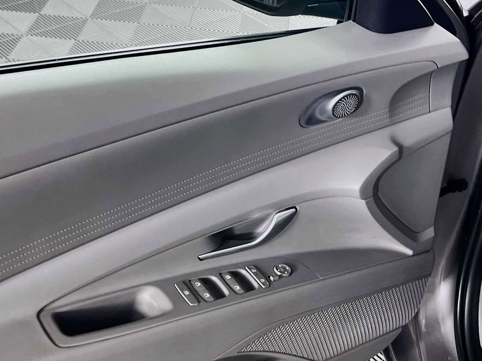 Used 2024 Hyundai Elantra SEL image 18