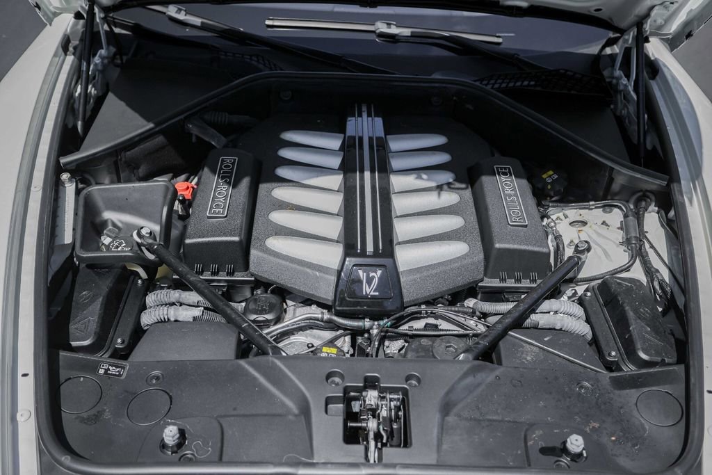 Used 2016 Rolls-Royce Dawn image 21
