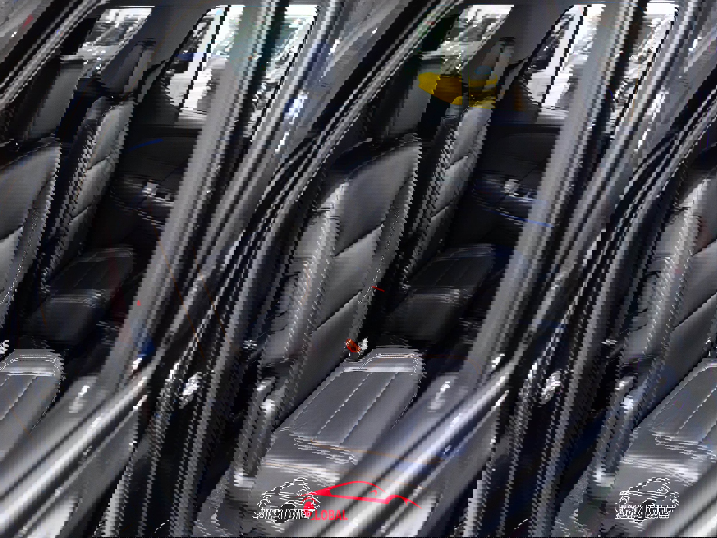 Used 2020 Chevrolet Traverse LT w/ Driver Confidence II Package image 18