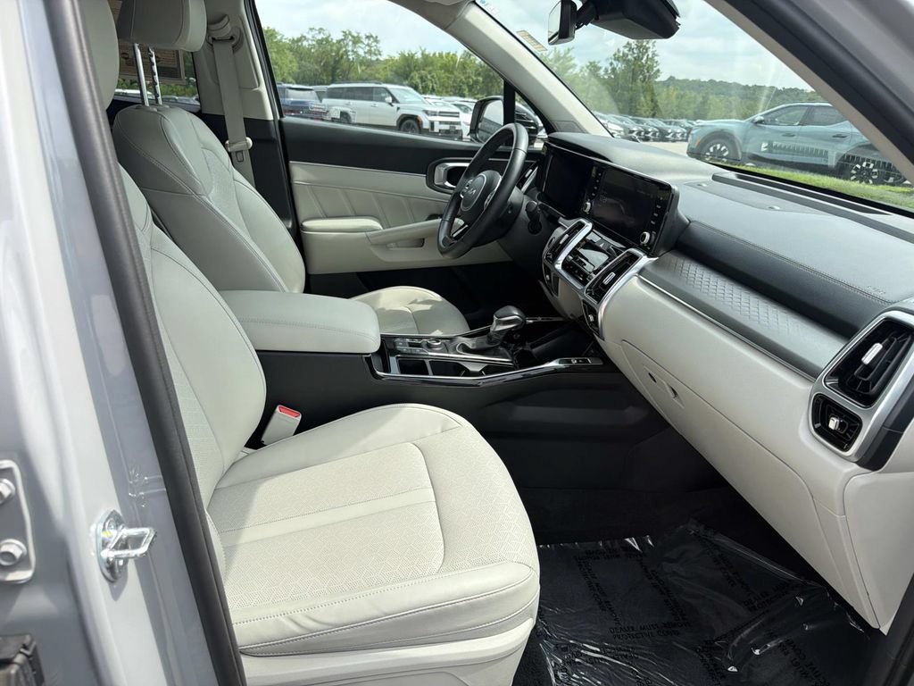 Used 2023 Kia Sorento SX AWD/4WD image 29