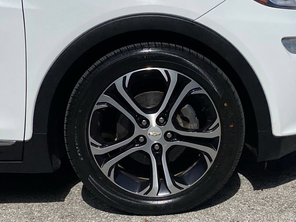 Used 2018 Chevrolet Bolt Premier w/ Driver Confidence II Package FWD image 10