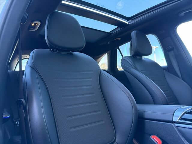 Used 2025 Mercedes-Benz GLC 350e 4MATIC image 21