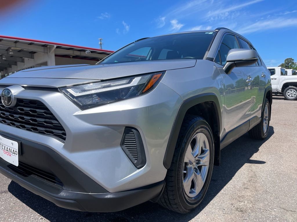Used 2023 Toyota RAV4 XLE image 12