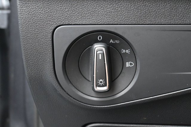 Used 2023 Volkswagen Tiguan SE FWD image 8