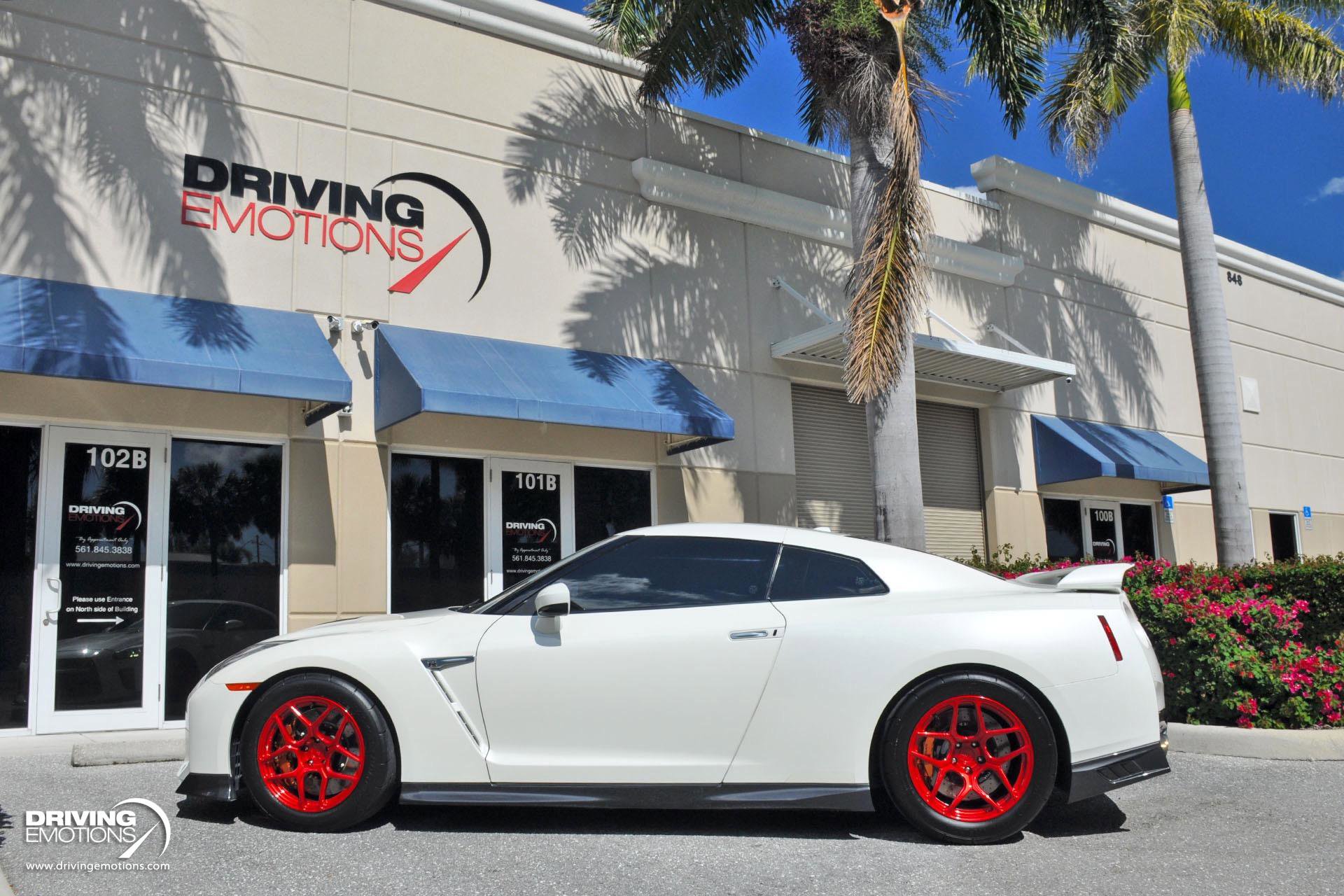 Used 2019 Nissan GT-R Premium image 34