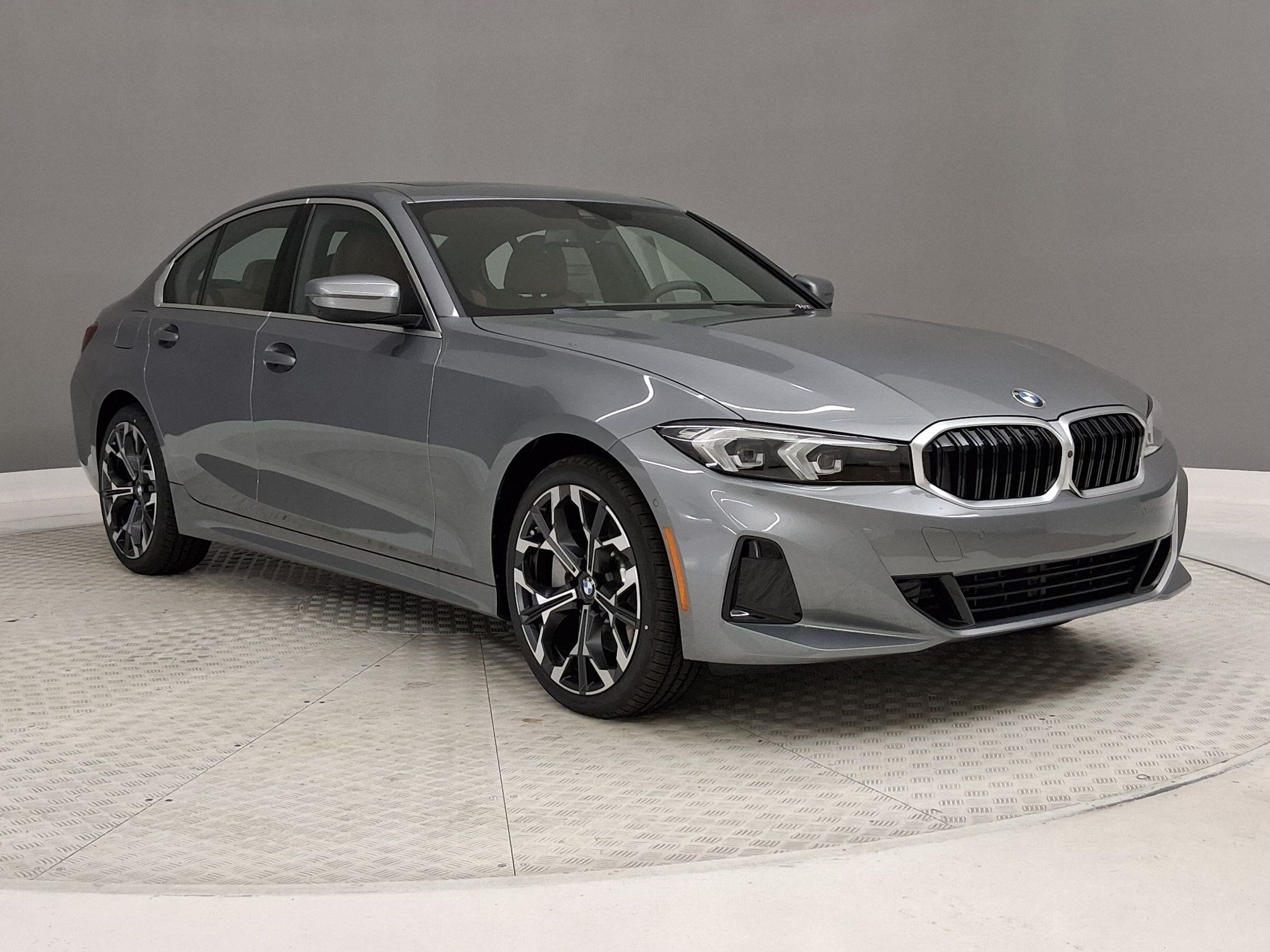 New 2026 BMW 330i Sedan w/ Convenience Package RWD image 5