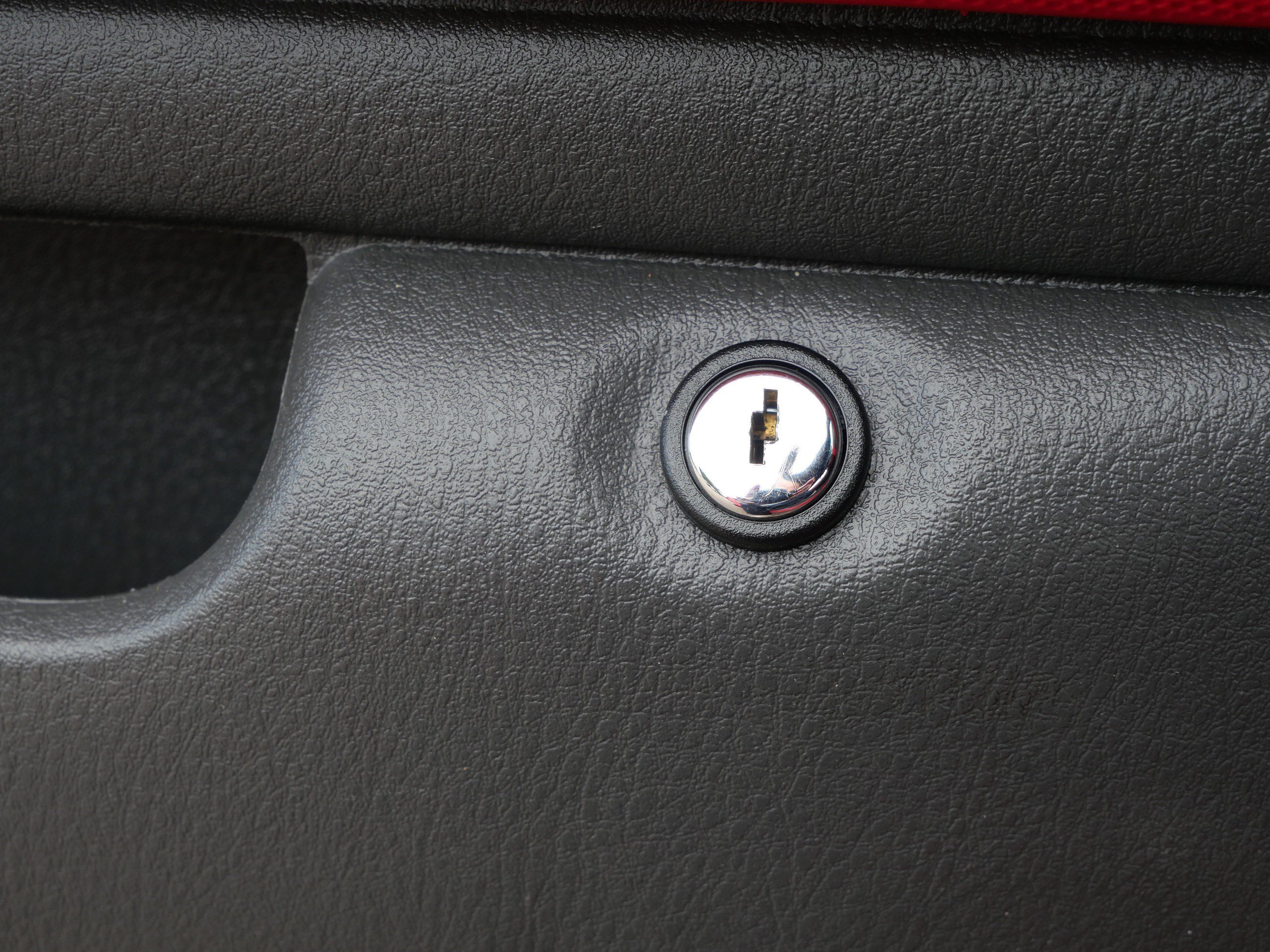 Used 2002 Ford Thunderbird RWD image 27