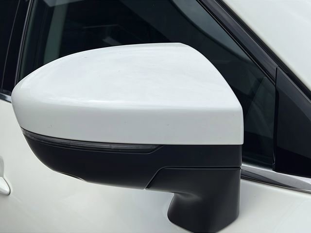 Used 2022 Nissan Pathfinder Platinum w/ Cargo Package FWD image 27