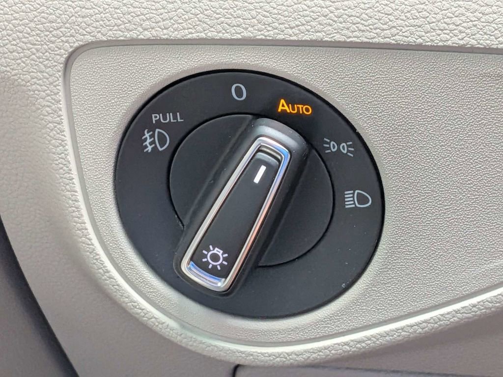 Used 2019 Volkswagen Atlas SE w/ Towing Package FWD image 28