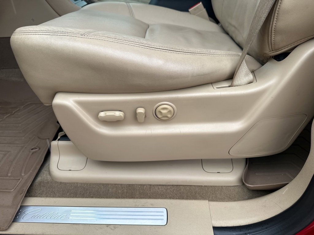 Used 2012 Cadillac Escalade Premium image 15