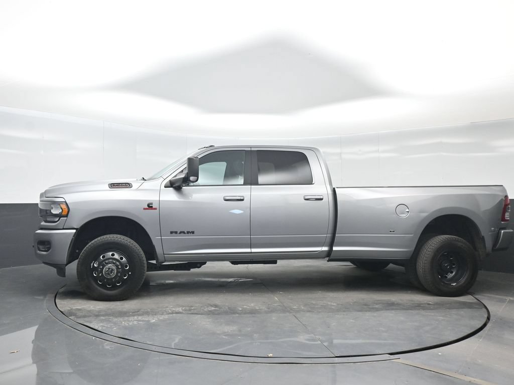 Used 2021 RAM 3500 Big Horn w/ Night Edition AWD/4WD image 3