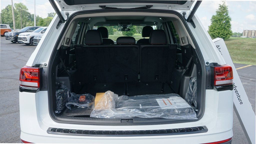 New 2025 Volkswagen Atlas Peak Edition SE image 6