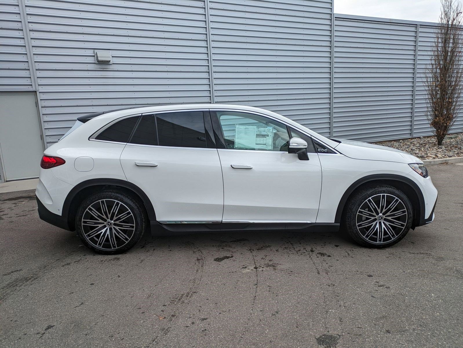 New 2025 Mercedes-Benz EQE 500 4MATIC SUV image 2