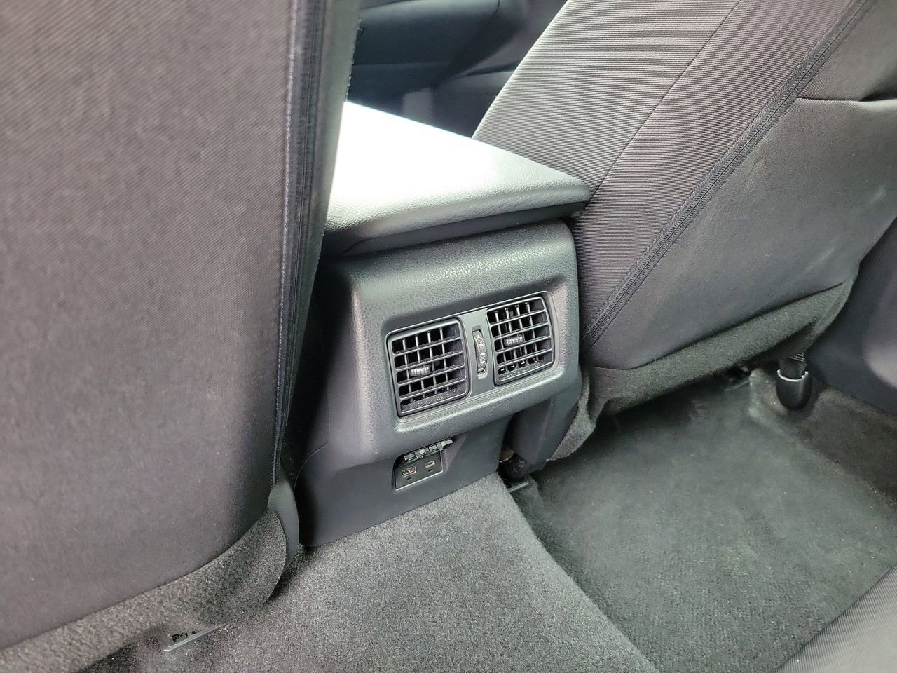 Used 2025 Toyota Camry LE image 11