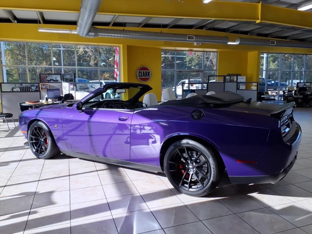 New 2023 Dodge Challenger R/T Scat Pack w/ Plus Package RWD image 1