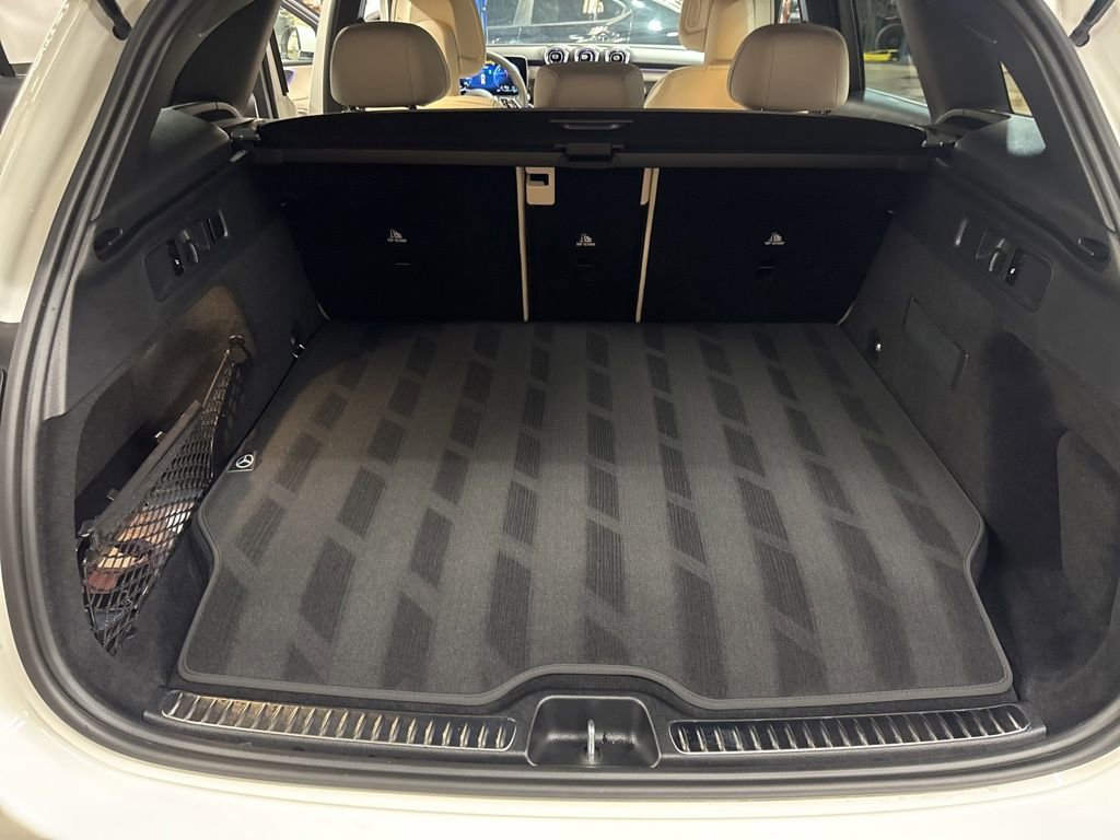 Used 2025 Mercedes-Benz GLC 350e image 23