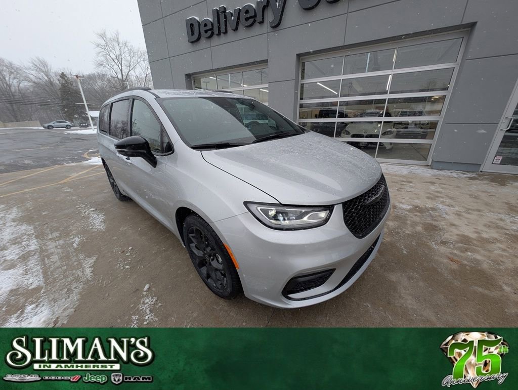 New 2026 Chrysler Pacifica Select w/ S Appearance Package image 1