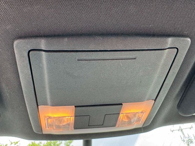 Used 2019 Ford Explorer XLT w/ Equipment Group 202A AWD/4WD image 34