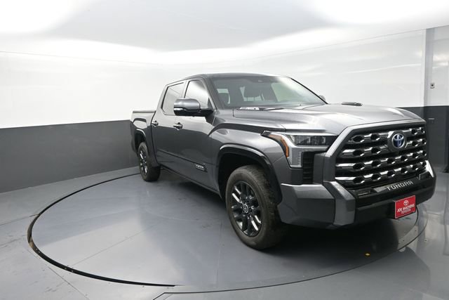 Used 2024 Toyota Tundra Platinum AWD/4WD image 35