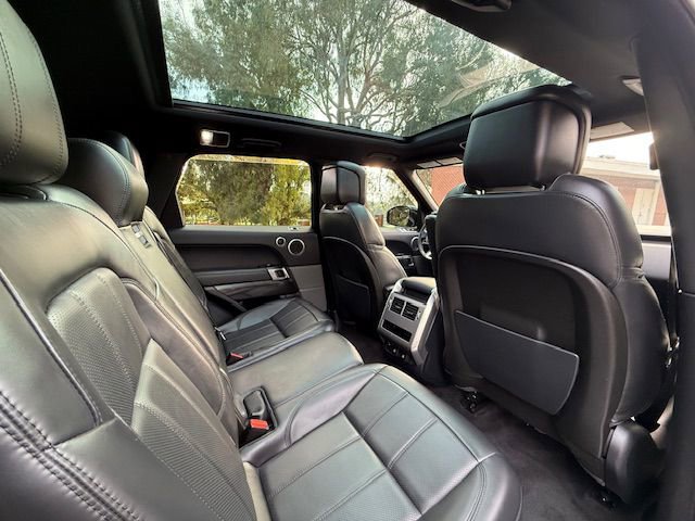 Used 2018 Land Rover Range Rover Sport HSE image 28