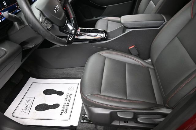 Used 2025 Chevrolet Trax RS FWD image 15