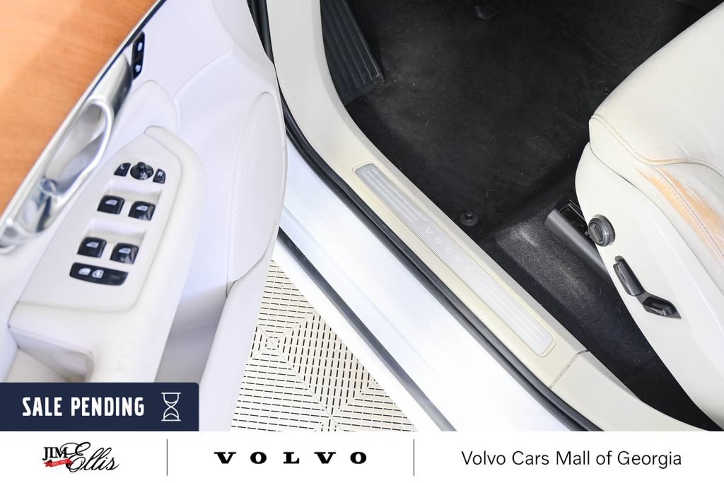 Certified 2021 Volvo XC90 T6 Momentum w/ Climate Package AWD/4WD image 9