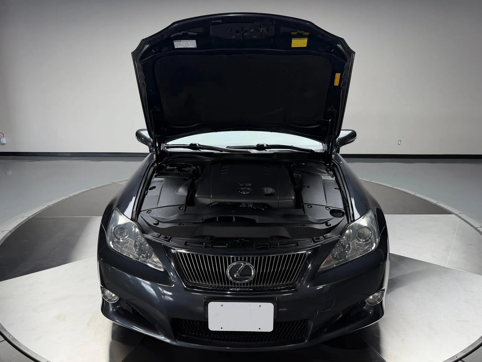 Used 2010 Lexus IS 250C RWD image 11