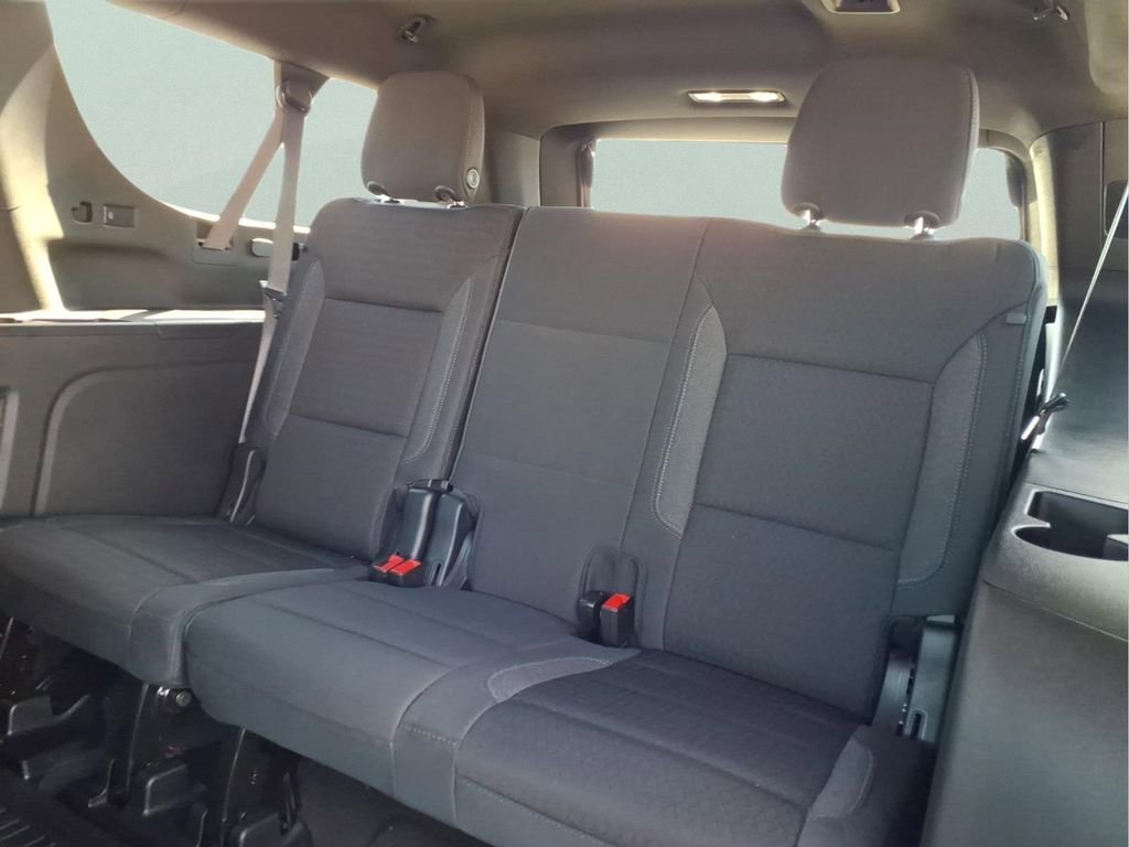 Used 2024 GMC Yukon XL SLE w/ Gmc Pro Safety Plus Package RWD image 17