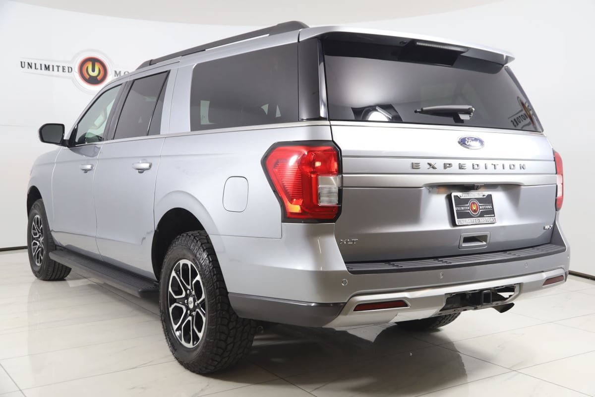 Used 2024 Ford Expedition Max XLT image 4