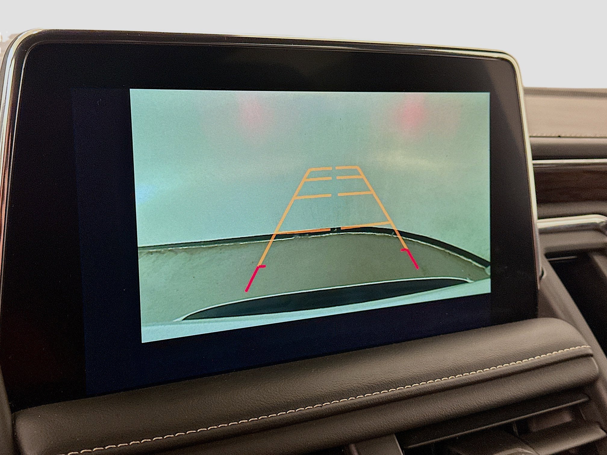 Used 2024 Chevrolet Suburban Premier image 23