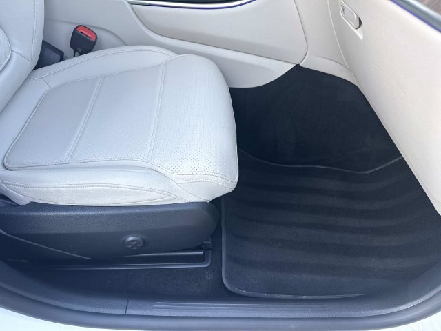Used 2023 Mercedes-Benz GLC 300 4MATIC image 51