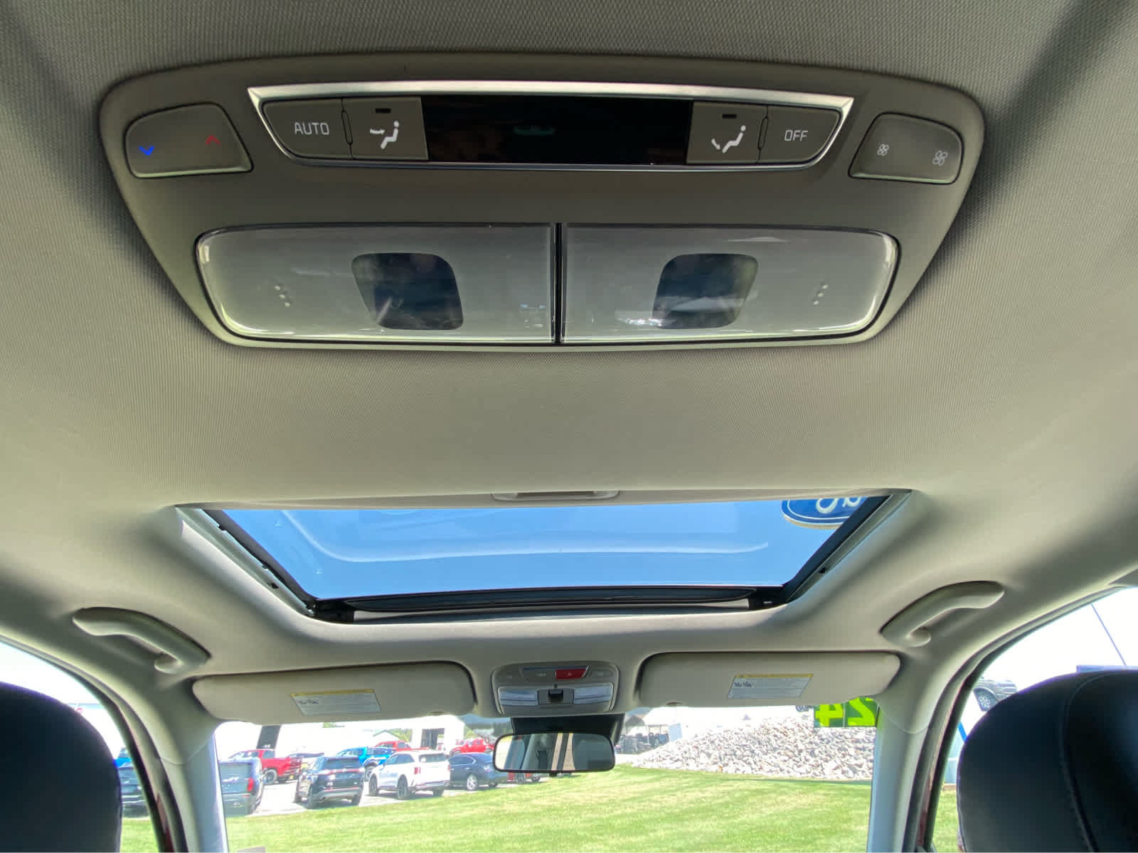 Used 2024 Kia Telluride S w/ S Sunroof Package FWD image 22