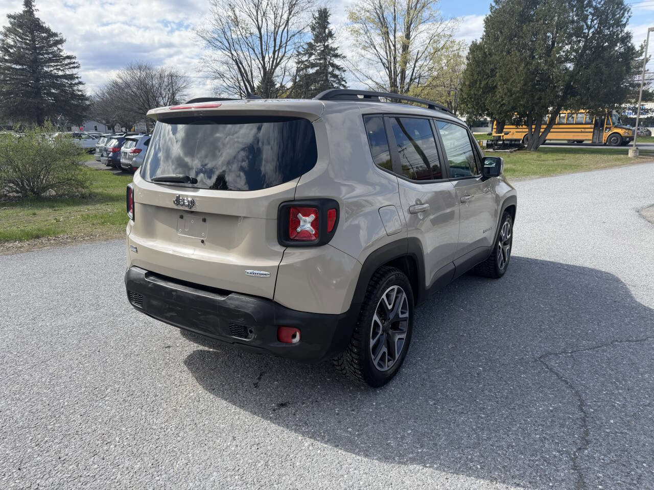 Used 2016 Jeep Renegade Latitude w/ Safety & Security Group FWD image 5