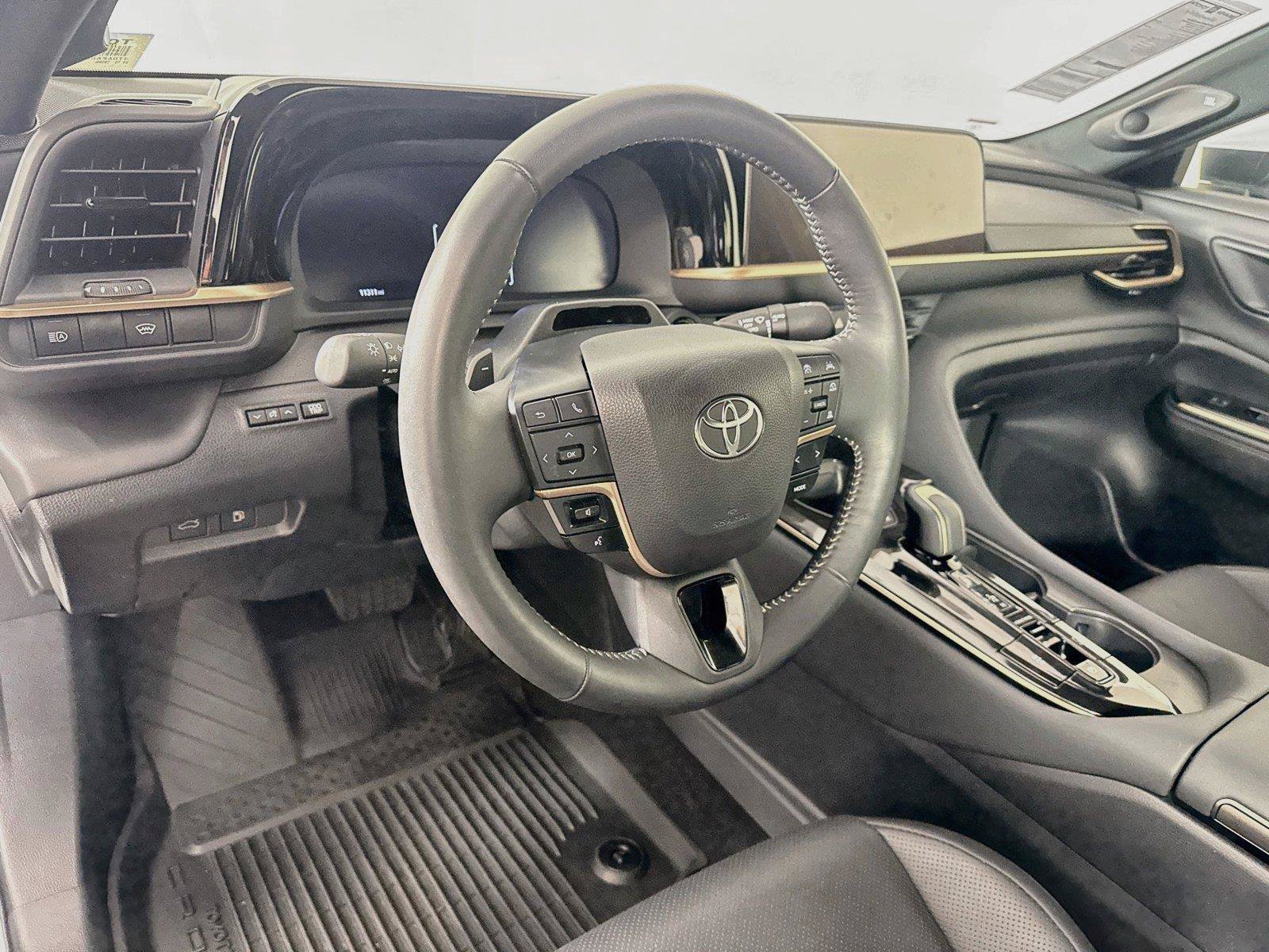 Certified 2024 Toyota Crown Platinum AWD/4WD image 4
