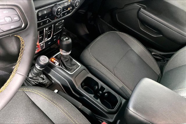 Used 2024 Jeep Wrangler Unlimited Sport AWD/4WD image 18